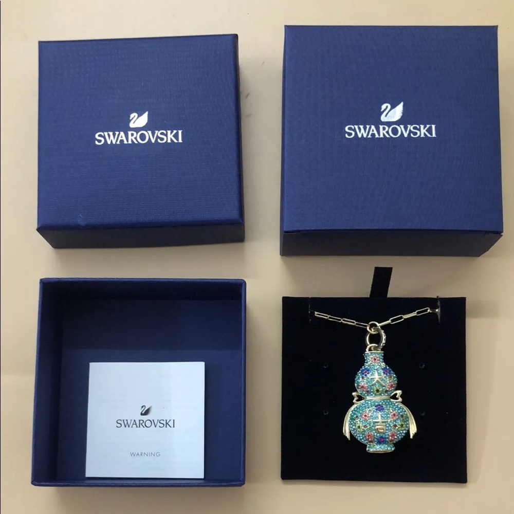 Authentic Swarovski 🧧🎊🎁Chinese Good Fortune Vase Pendent. Statement necklace.